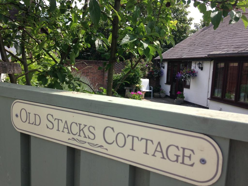 Old Stacks Cottage Annexe Рингвуд Экстерьер фото